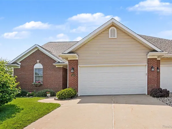 5478 Red Oak Ct, Linden, MI 48451