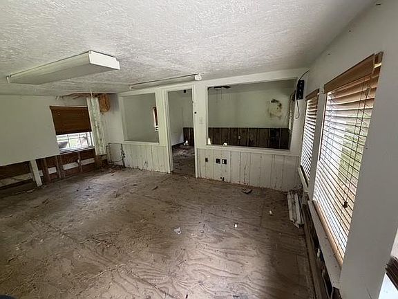 5th image of 1813 Cove Park Dr