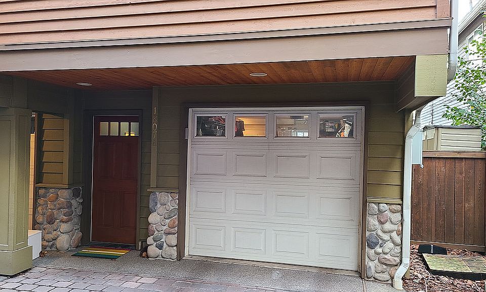 2nd image of 1807 E Pike St Unit A