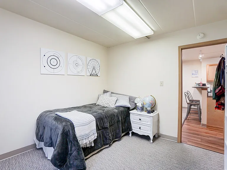 Inez Apartments — Photo 37