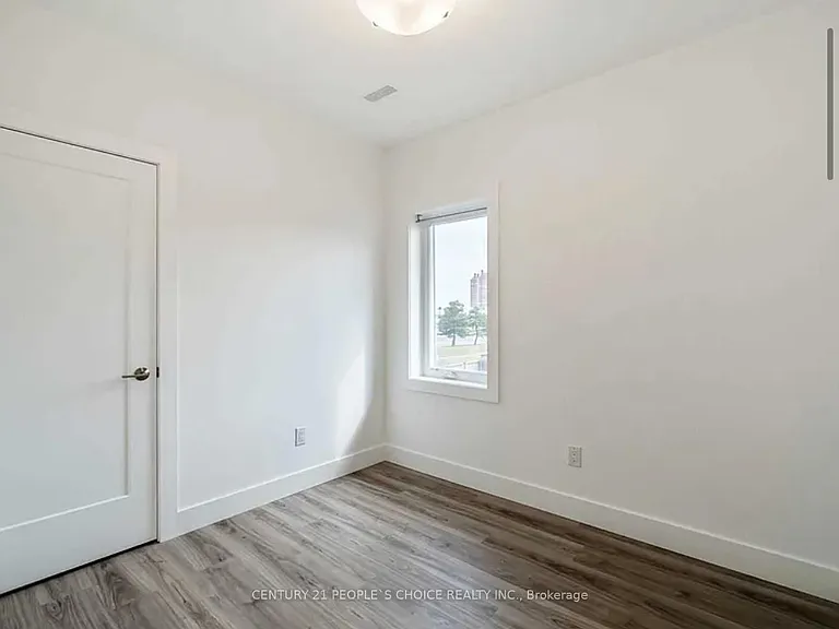 54 Westhampton Dr #UPPER — Photo 8