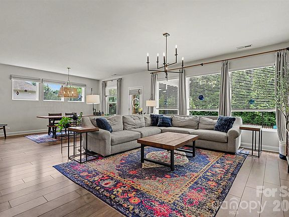 5th image of 402 Dudley Dr