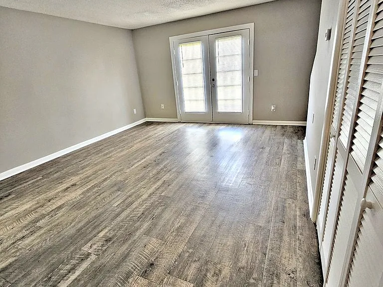 Avalon Cove Townhomes — Photo 26