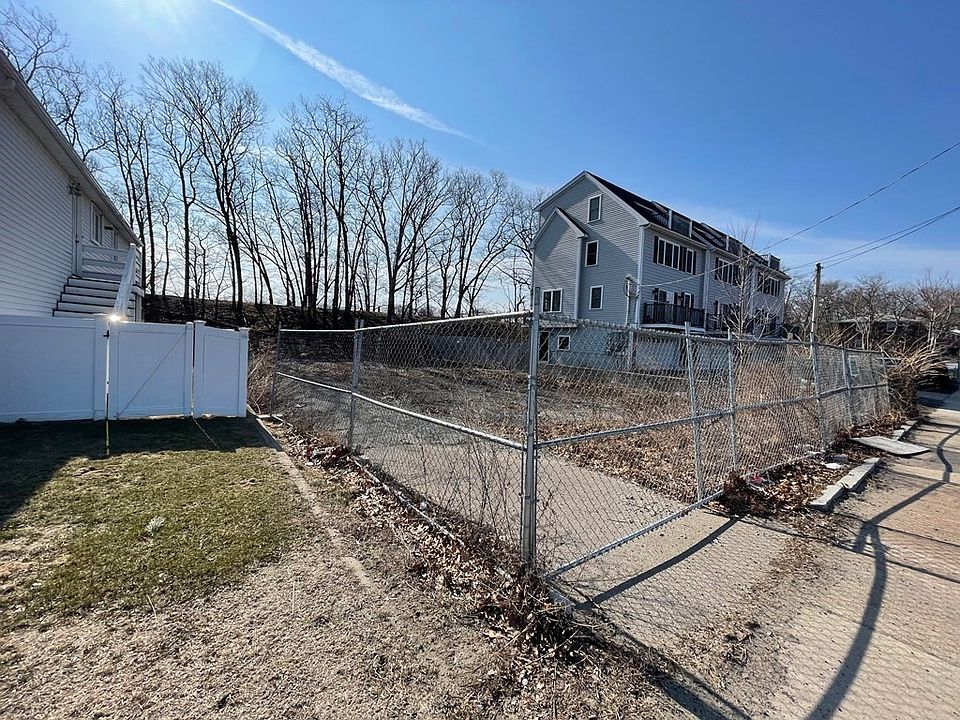 2nd image of 599 Sea St