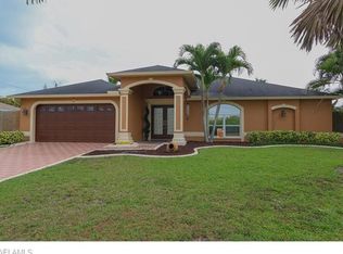 23 NE 19th Ct, Cape Coral, FL 33909