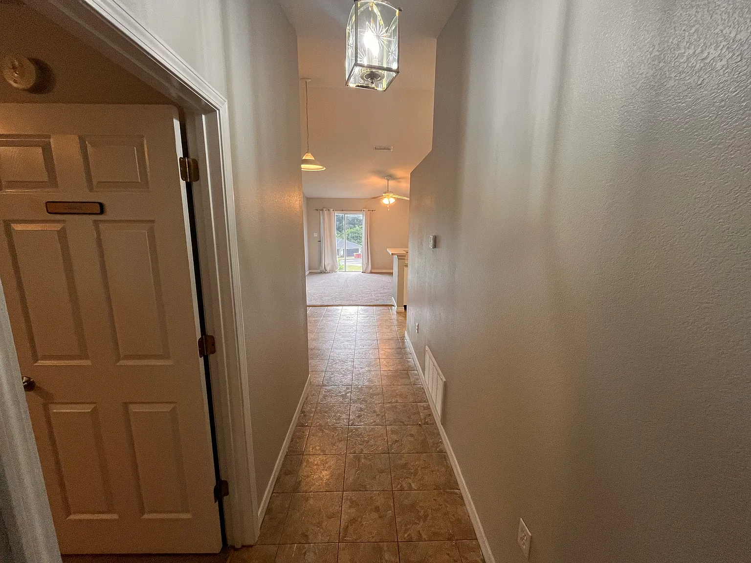 3 bed, 1244 sqft, $1,725 — Photo 2
