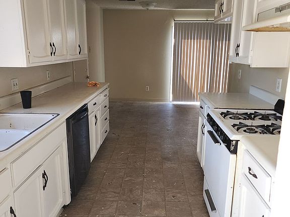 2nd image of 2405 Southridge Dr