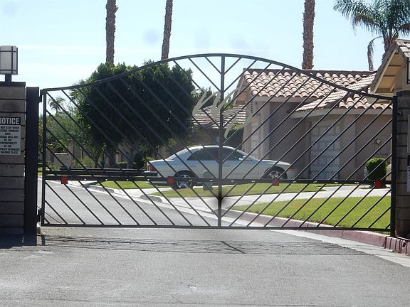 5th image of 75162 La Sierra Dr