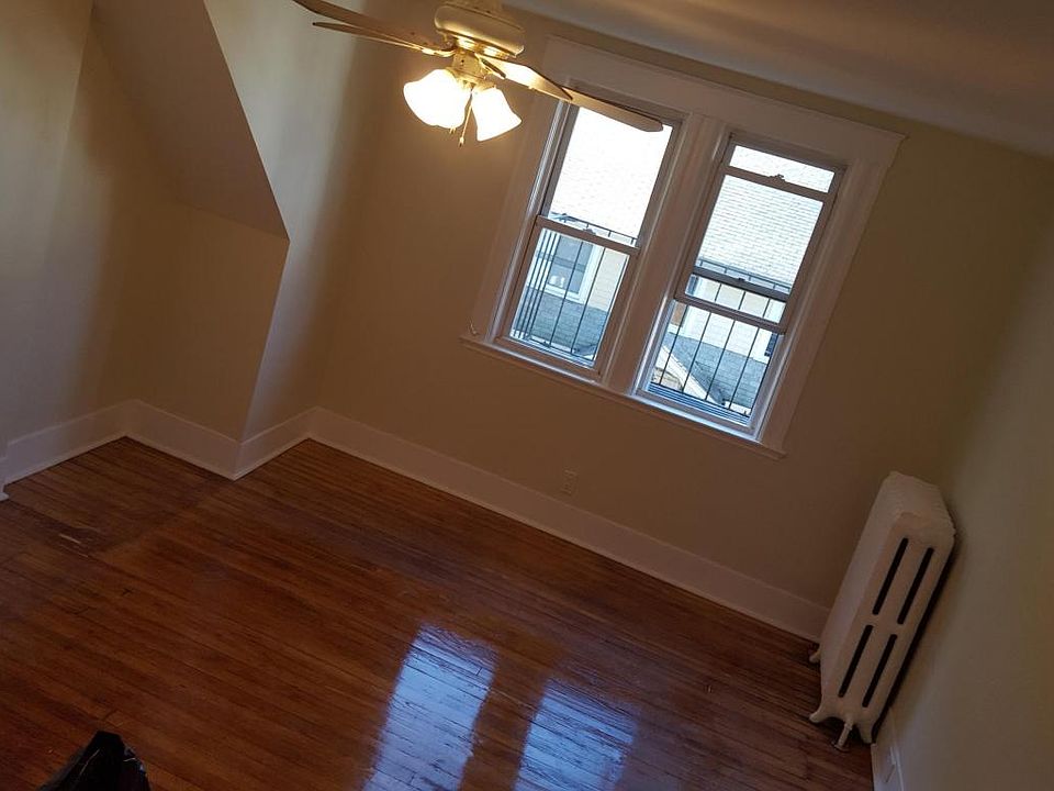 2nd image of 35 Norwood Ave