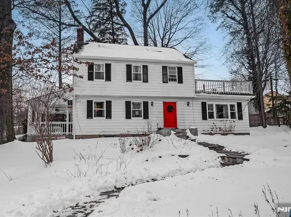 8 Highmont Ter, Montclair, NJ 07042