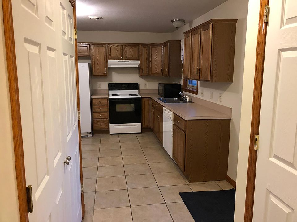 Laundry area to kitchen