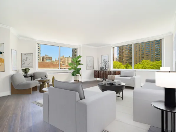 160 Riverside Boulevard image 1 of 15