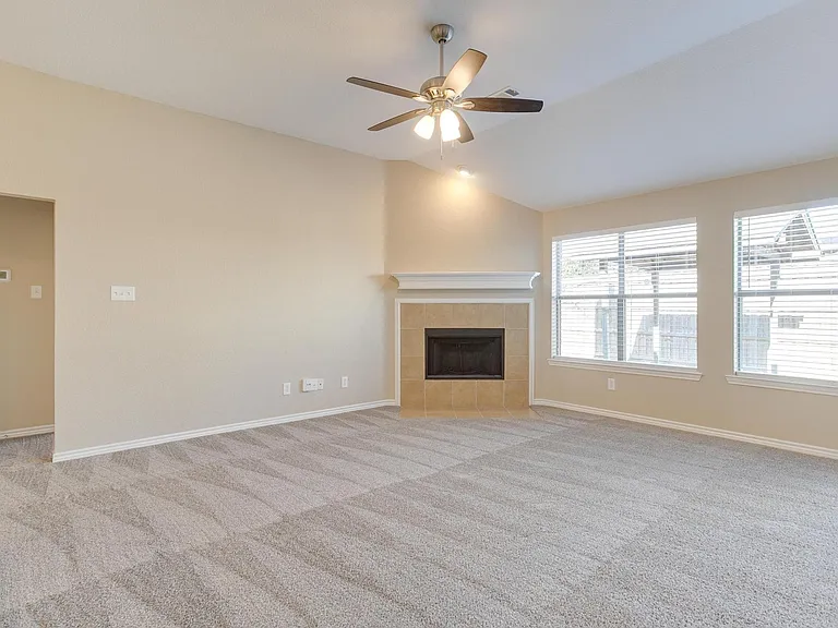 9508 Fox Hill Dr — Photo 12