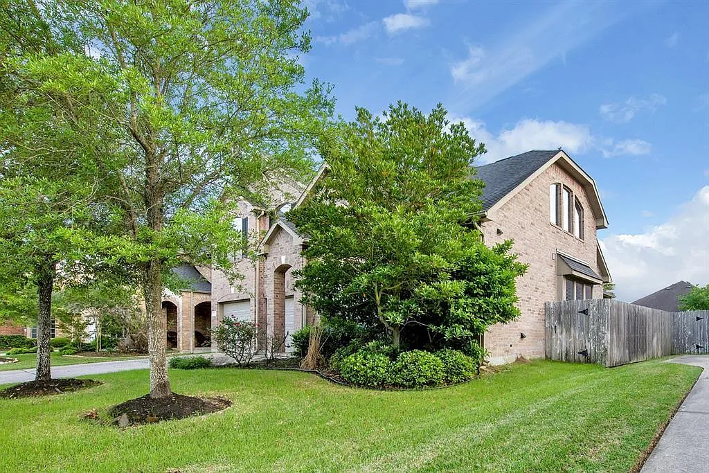 4 bed, 3.5 bath, 2578 sqft, $2,795 — Photo 3