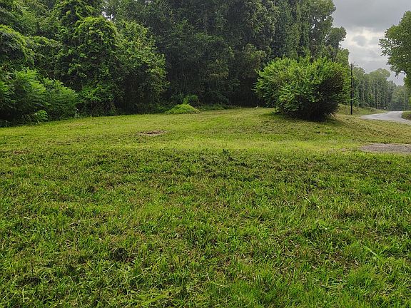 4th image of 597 Bear Creek Rd