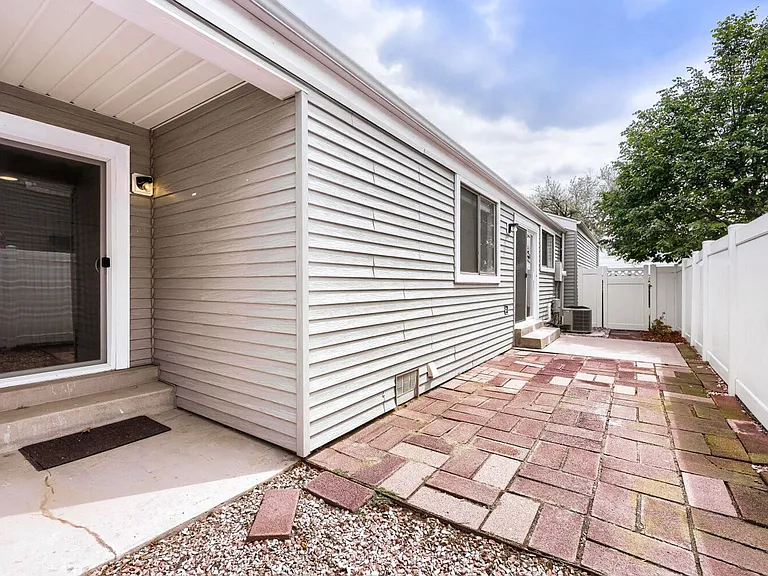 11909 Monroe Way — Photo 17