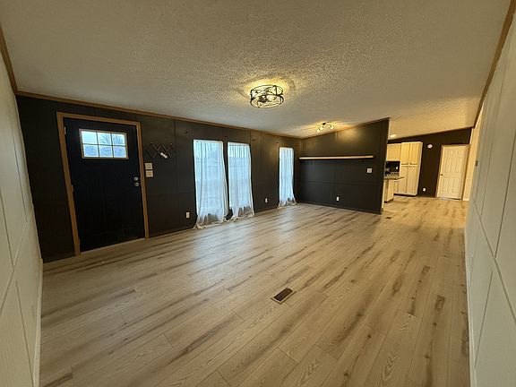 4th image of 621 Cook Rd