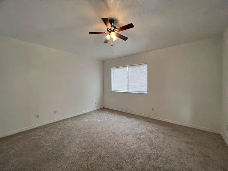 9634 Roundstone Cir — Photo 20