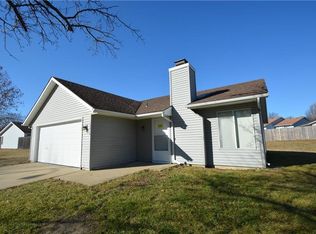 13216 S Brougham Dr, Olathe, KS 66062