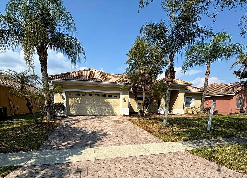3 bed, 2.0 bath, 1687 sqft, $2,200 — Photo 2