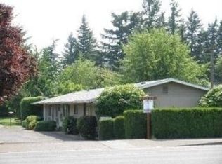 17920 SE Stark St, Portland, OR 97233