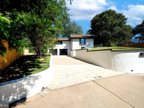 1904 Lamson Pl, Mc Lean, VA 22101