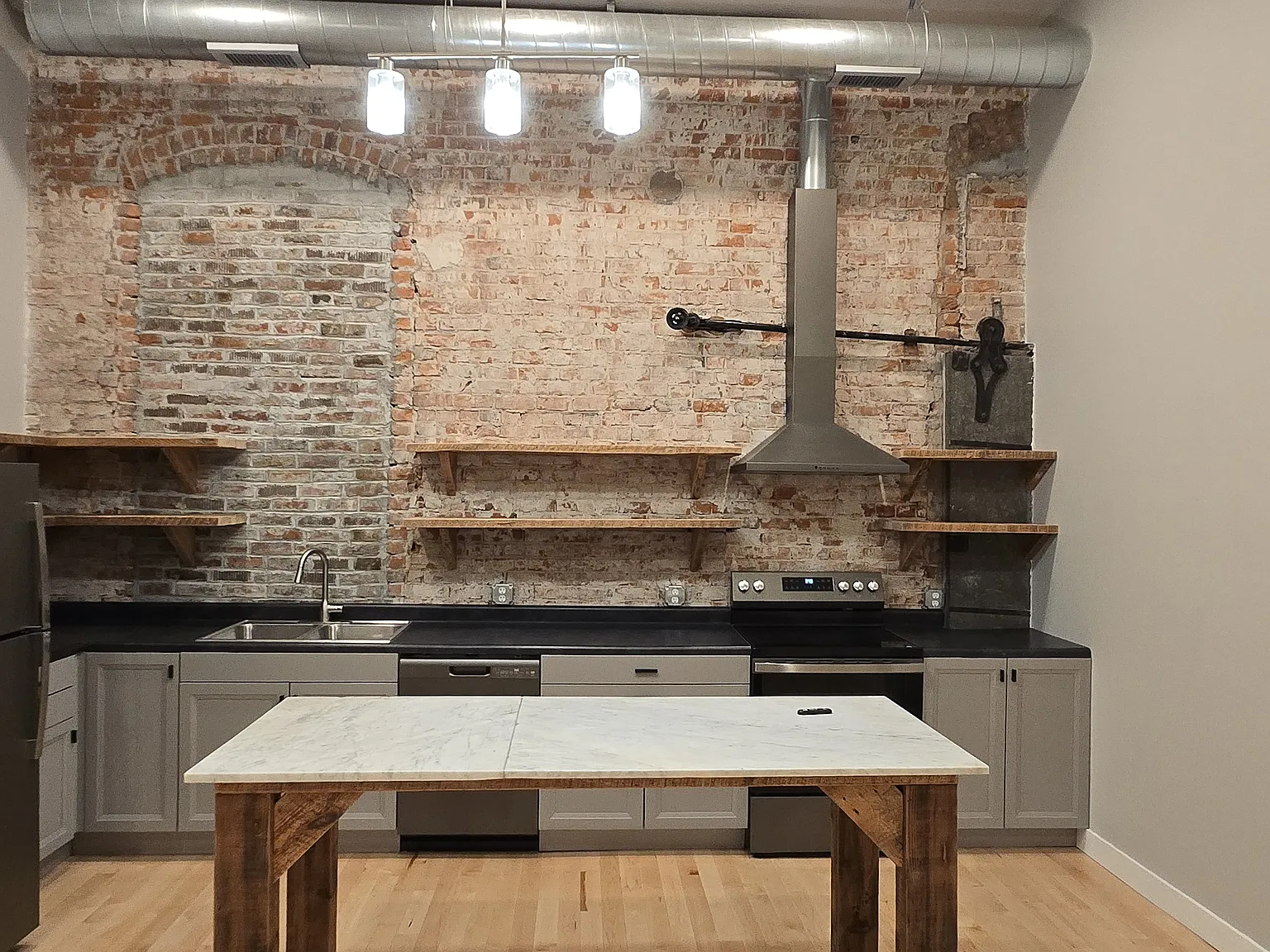 1 bed, 624 sqft, $1,100 — Photo 2