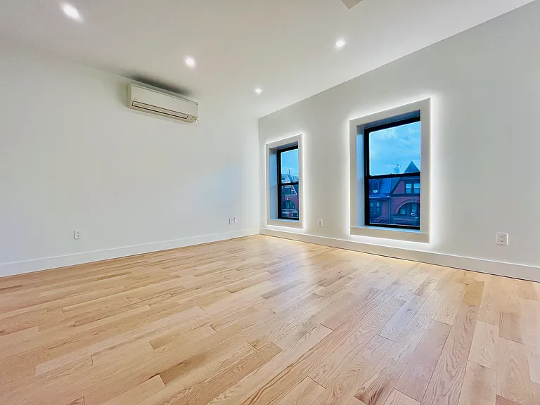 459 9th St #3 — Photo 2