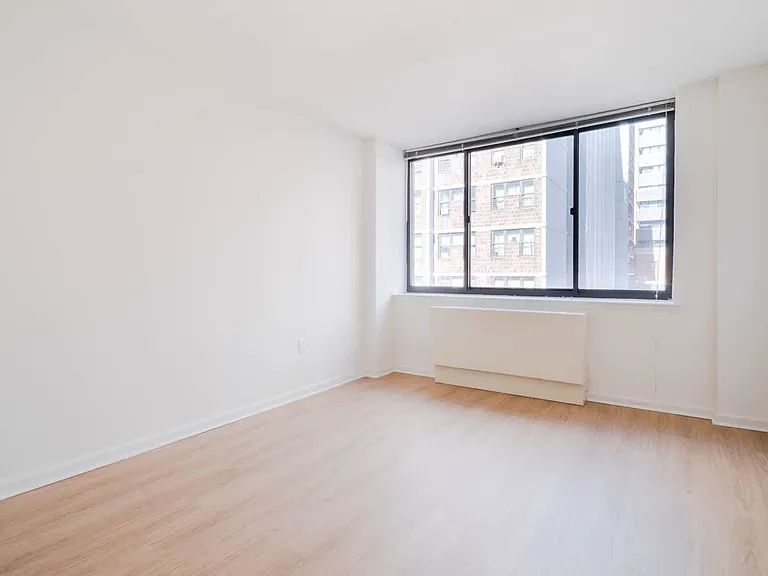 505 W 54th St #10 — Photo 41