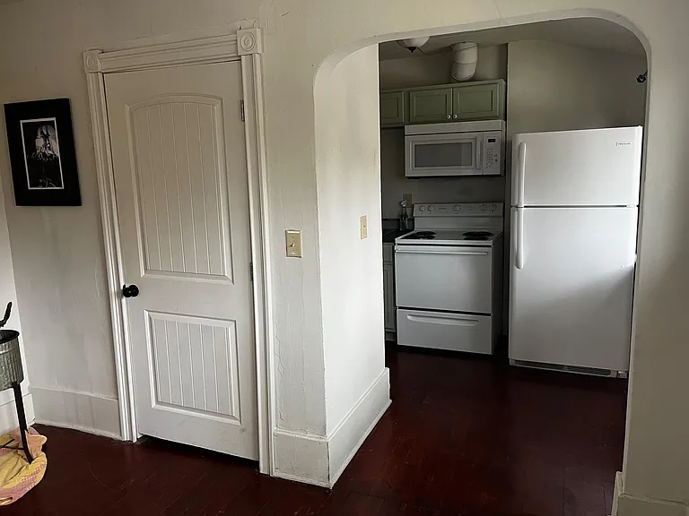 907 S Adams St #B — Photo 3
