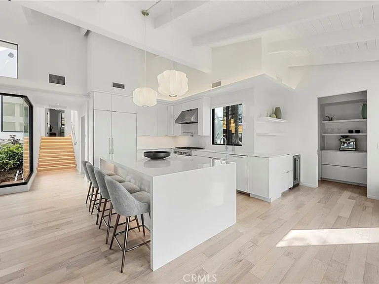 275 S Owens Dr — Photo 12