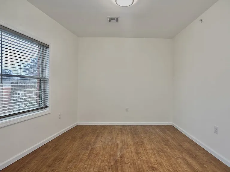 143 Zabriskie St #2D — Photo 6