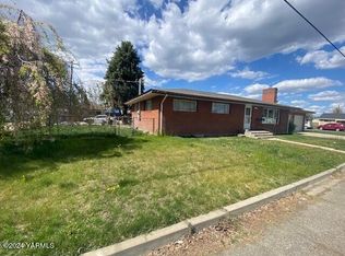 801 Adams Ave, Toppenish, WA 98948