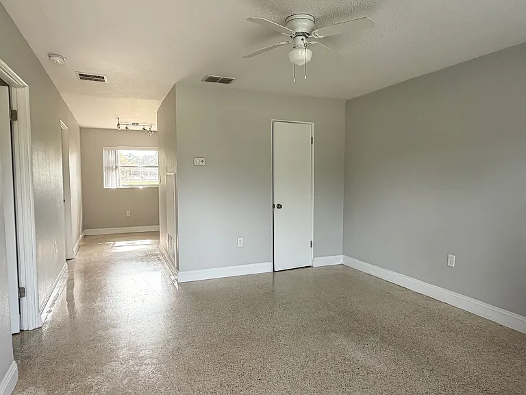 505 Varsity St — Photo 2