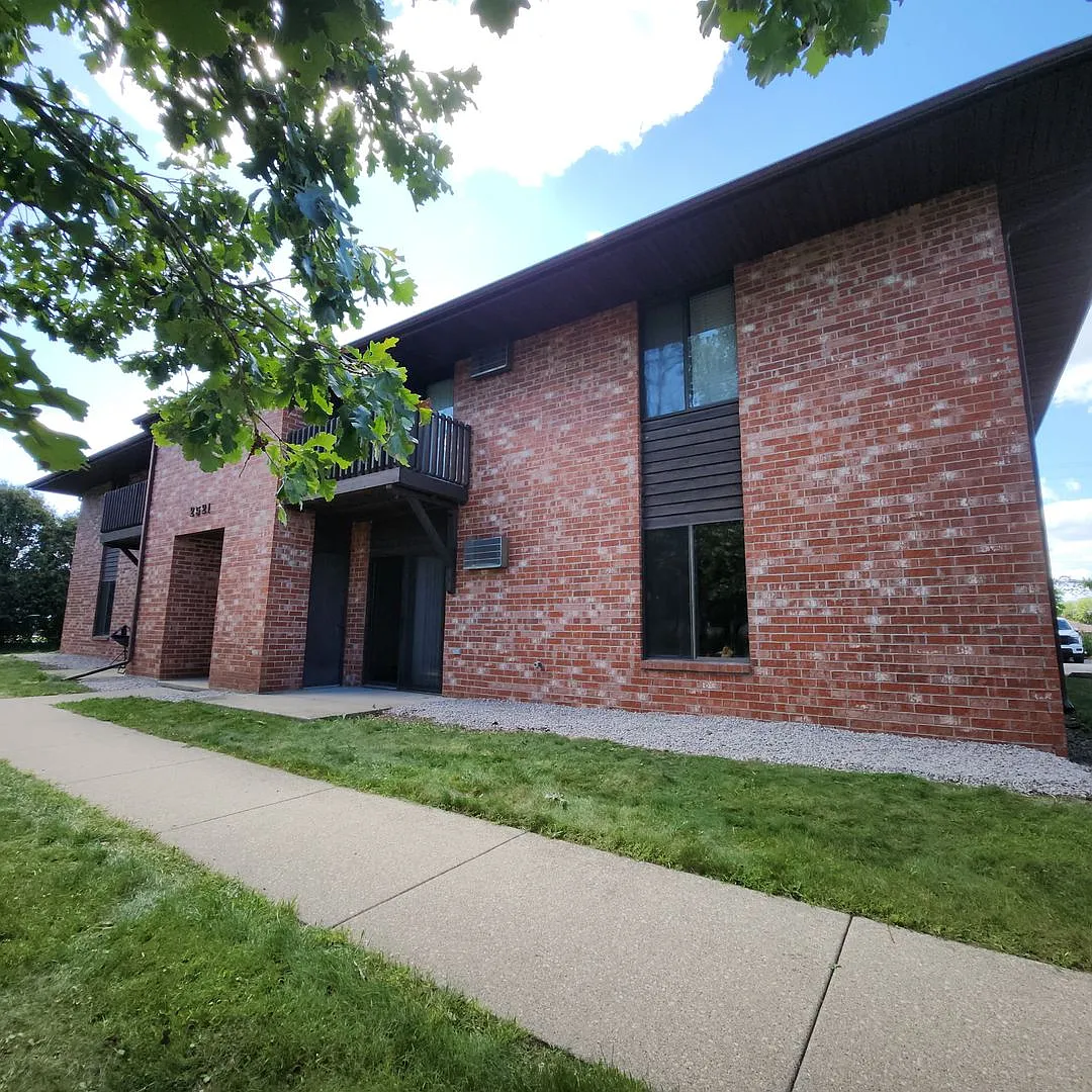 2521 Honey Lou Court — Photo 2