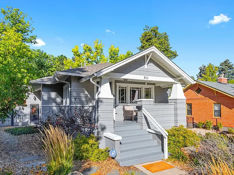 811 Grant Pl — Photo 1