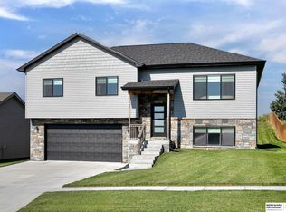 864 Whitetail Run Cir, Ashland, NE 68003