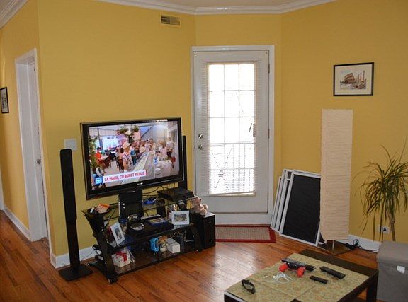 2nd image of 2416 W Bryn Mawr Ave APT 3N