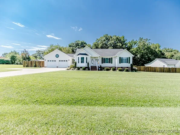105 Valleycastle Ct, Clayton, NC 27520