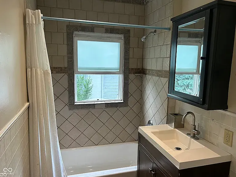 322 N Oakland Ave — Photo 7