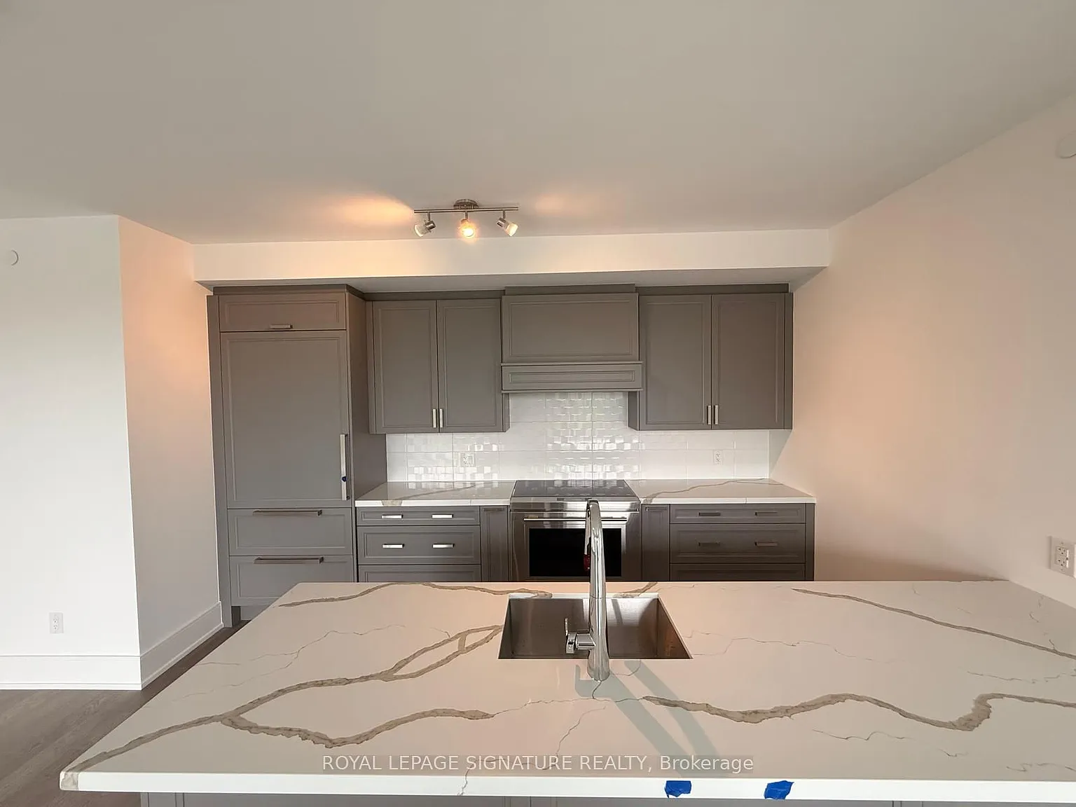 2 bed, $5,000 — Photo 1