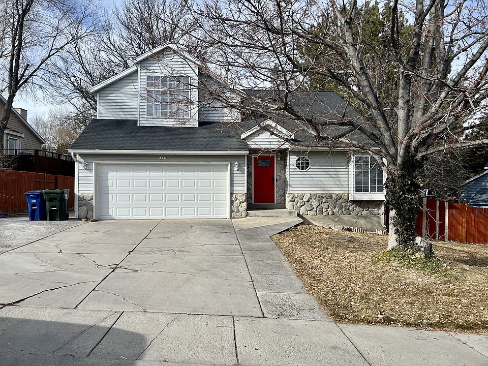 1st image of 2211 Sierra Dr
