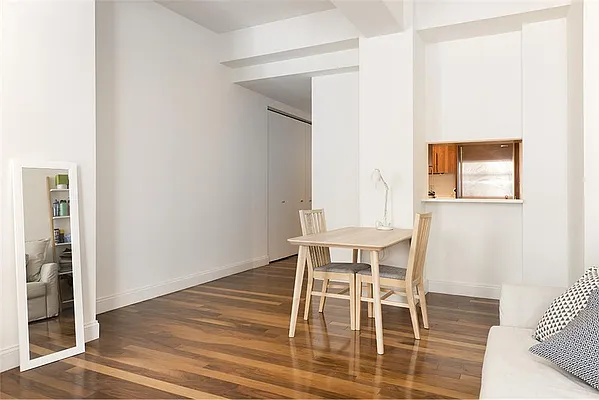 Rented by R New York | media 15