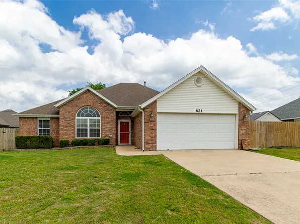 821 Topaz St, Lowell, AR 72745