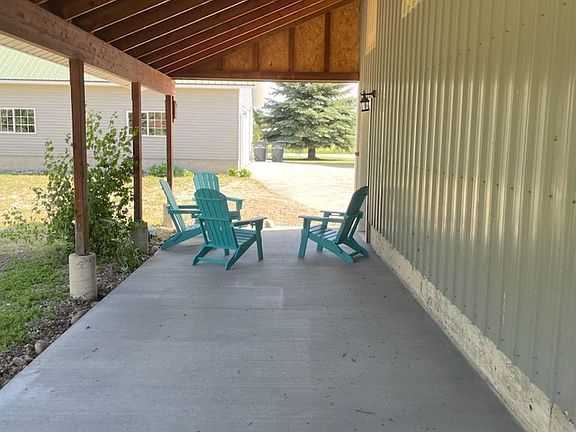 4th image of 492 Blue Lake Circle