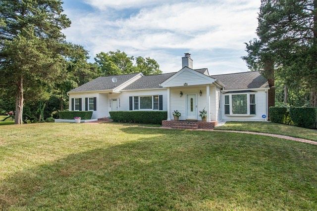 1st image of 4625 Brookside Dr