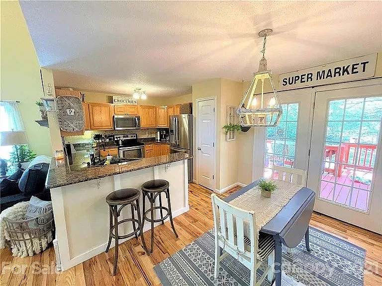 17 Grove Garden Ave — Photo 7