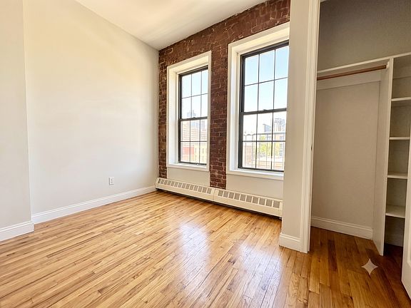 5th image of 233 Eldert St #2RR