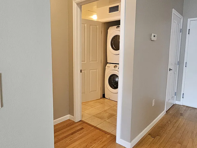 1950 N Logan St #509 — Photo 14