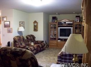 6873 West Dr, Moro, IL 62067